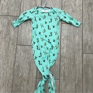 Cozys newborn baby knotted gown mint green cactus / succulents 🌵